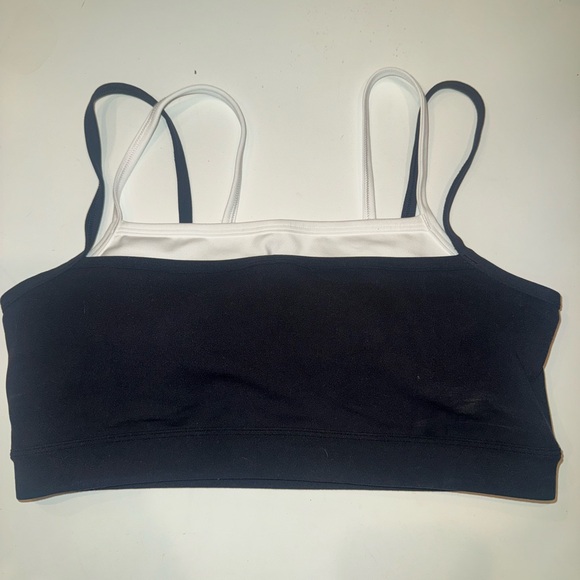 Abercrombie & Fitch Other - YPB studioFLEX Double-Layered Sports Bra - Size M. New W/O tags. B&W.